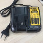 Sạc pin Dewalt DCB107