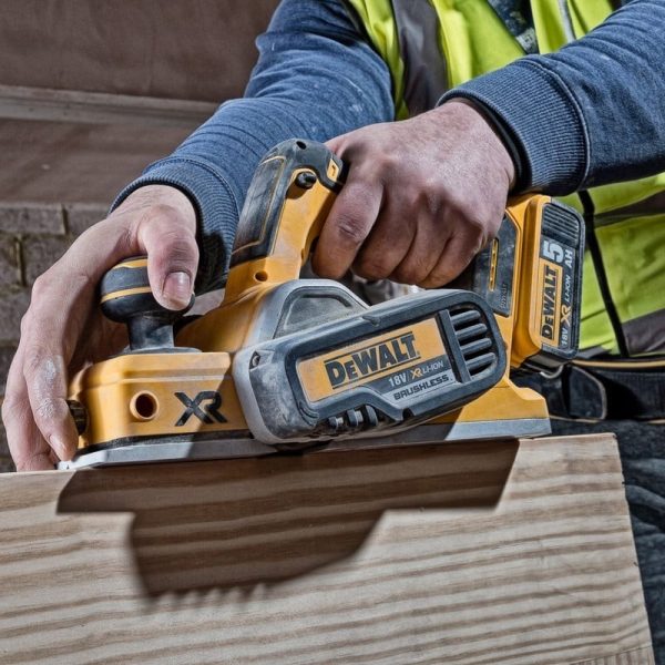 Máy bào cầm tay Dewalt DCP580D2