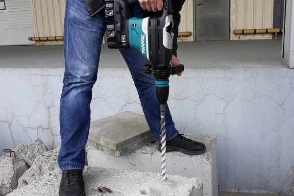 Máy khoan động lực dùng pin Makita DHR400ZKUN