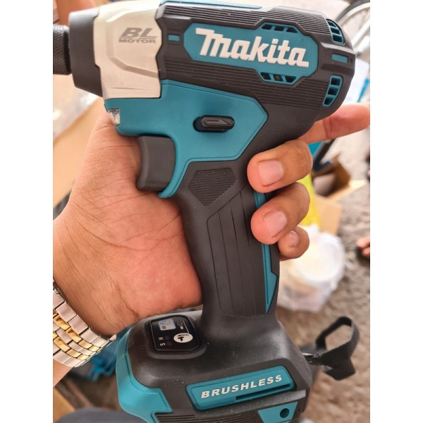 Máy vặn vít dùng pin Makita DTD157Z (thân máy)