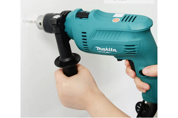 Máy vặn vít dùng pin Makita DTD153RFE (kèm 2 pin 3.0AH   sạc nhanh)