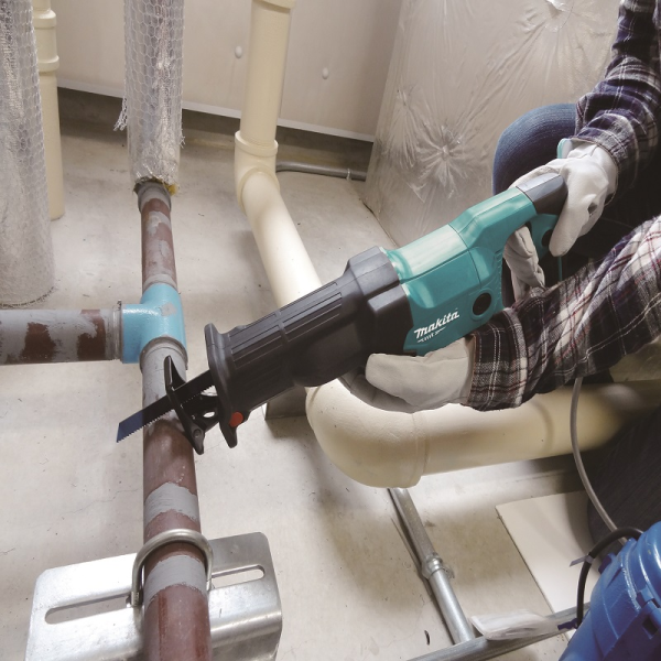 Máy cưa kiếm Makita M4500B