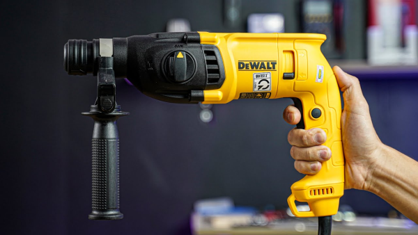 Máy khoan bê tông Dewalt D25032K