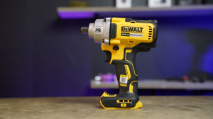 Máy vặn bu lông Dewalt dùng pin DCF894M2