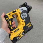 Máy khoan bê tông Dewalt dùng pin DCH273NKR