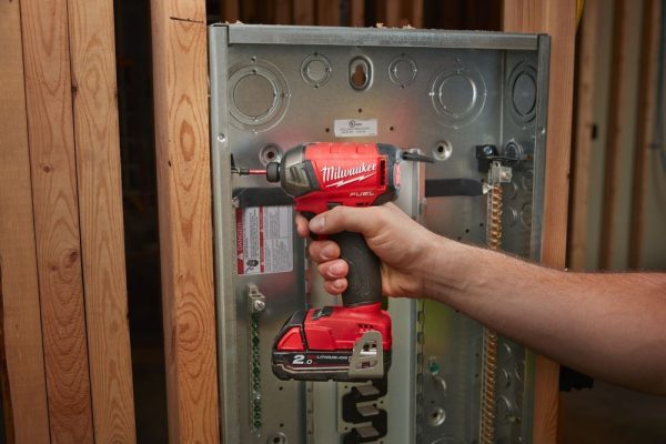 Máy vặn vít thủy lực Milwaukee M18 FQID-502X ( 2 Pin 12V (2.0Ah)  Sạc)