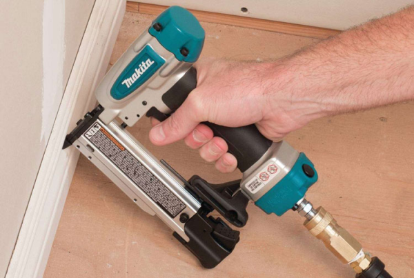 Máy bắn đinh nhỏ dùng hơi Makita AF353