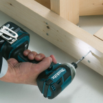 Máy vặn vít dùng pin Makita DTD137Z (không kèm pin sạc)