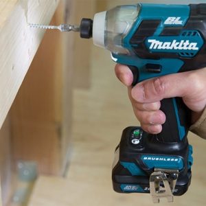 Máy vặn vít dùng pin Makita DTD152Z (không kèm pin sạc)