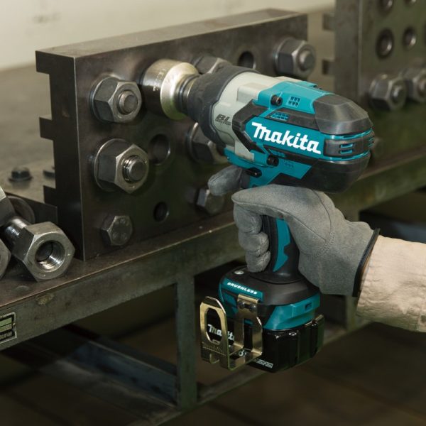 Máy siết bu lông dùng pin Makita DTW104Z (9.5MM)(14.4V)