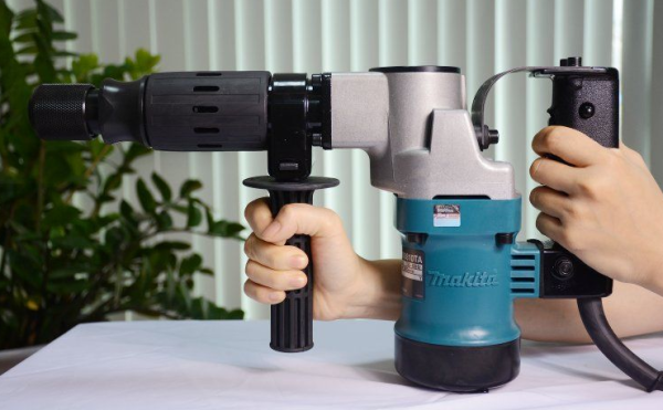 Máy đục bê tông Makita HM0810A