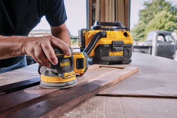 Máy Chà Nhám Tròn Pin Dewalt DCW210B