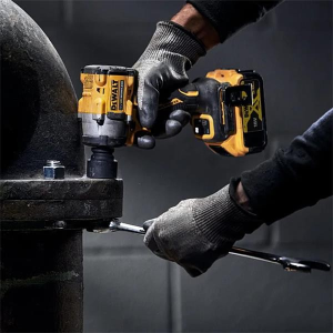 Máy Vặn Bu Lông Dùng Pin Dewalt DCF921N  (không kèm pin sạc)