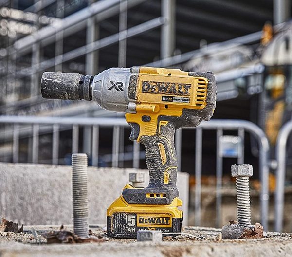 Máy siết bu lông dùng pin Dewalt DCF897NT-XJ (18V)( Không kèm hộp nhựa)